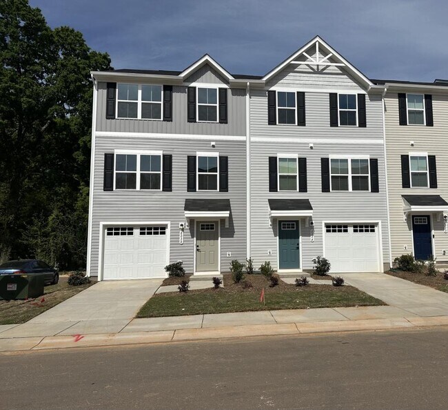 Foto del edificio - 8038 Sinnet Pl