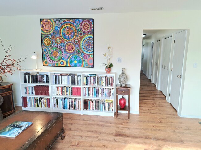 Foto del edificio - 694 Morningside Ct