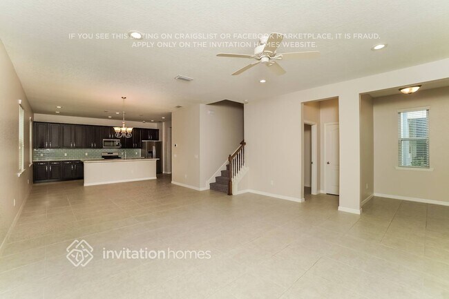 Foto del edificio - 14810 Caravan Ave