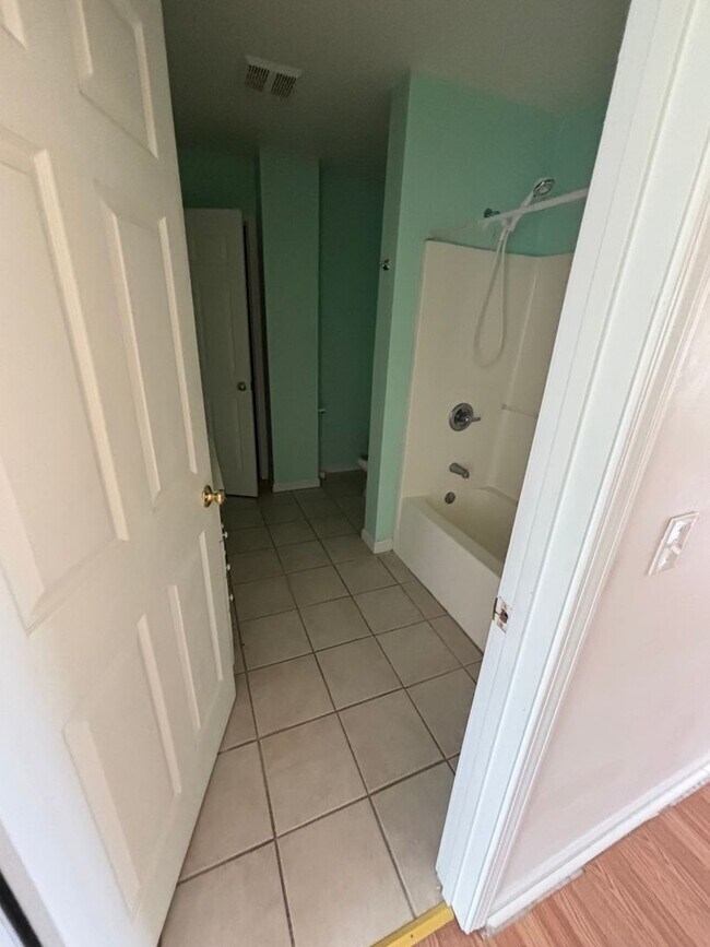 Foto del edificio - 2BD/1BA Duplex