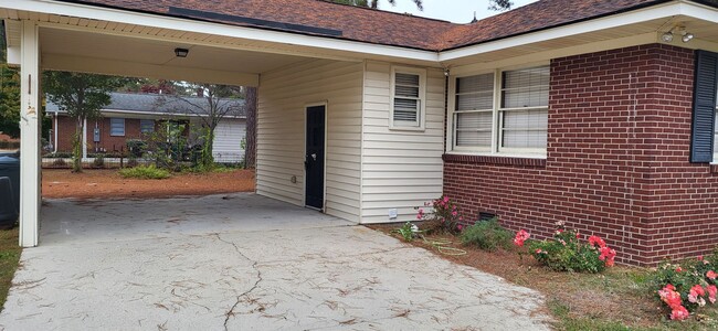 Foto del edificio - 3 Bedroom 1 1/2 Bath Ranch style brick hom...