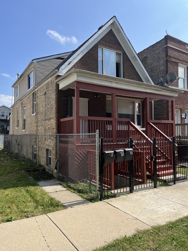 Building Photo - 1249 S Kolin Ave