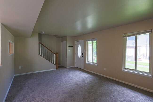 Foto del edificio - 14 King Henry Cir