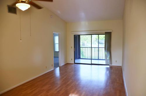 Foto del edificio - 3375 Jaywood Ter