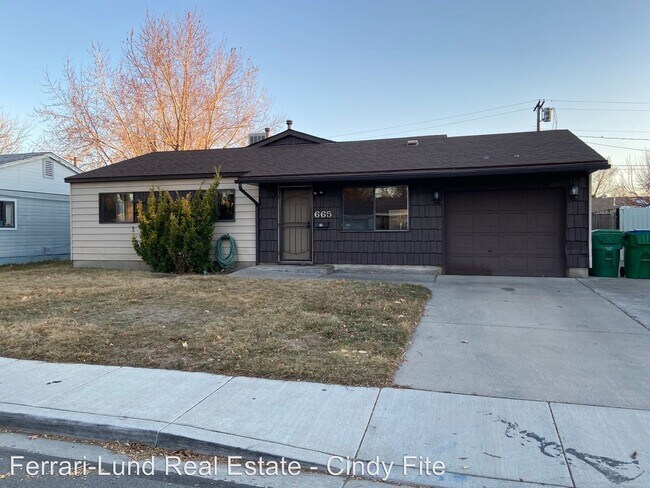 Foto del edificio - 3 br, 2 bath House - 665 Tasker Way