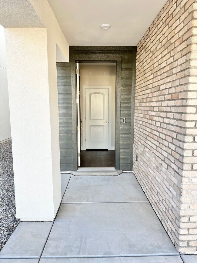 Foto del edificio - 4 Bed Desert Color Home!