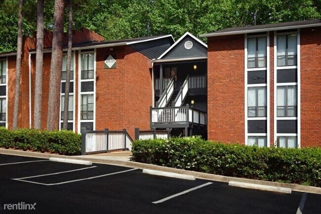 Building Photo - 1 br, 1 bath Apartment - 8 Cumberland Way SE