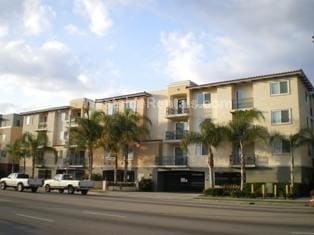 NA - 13941 Sherman Way