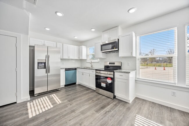 Foto del edificio - 8211 Bigwood St