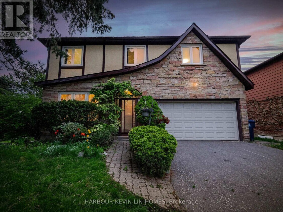 Primary Photo - 194 McNicoll Ave