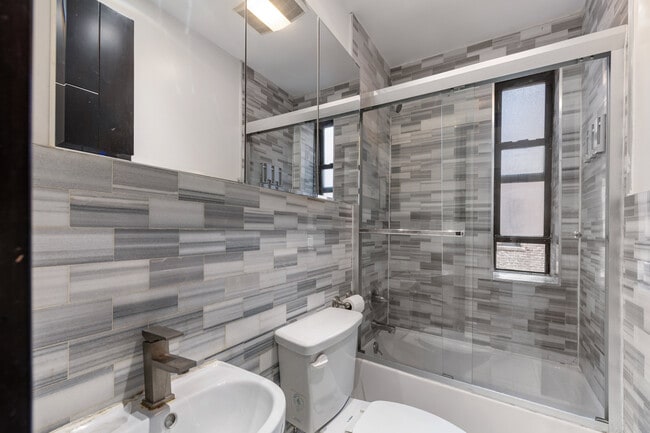 Building Photo - 4 W 108th St