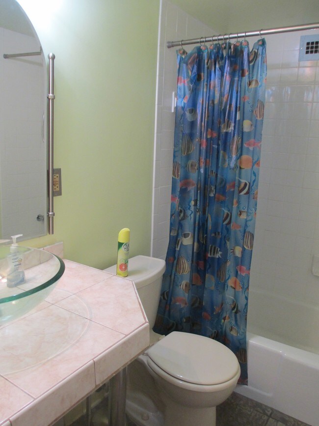 Building Photo - 4600 S Four Mile Run Dr