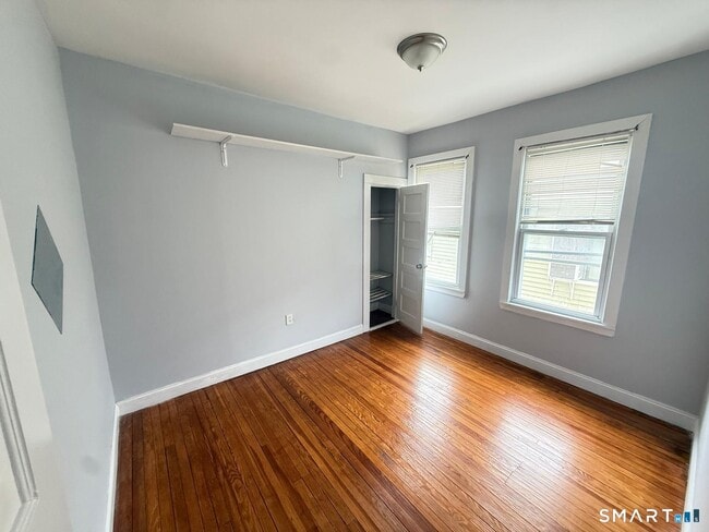 Foto del edificio - 352 Charles St