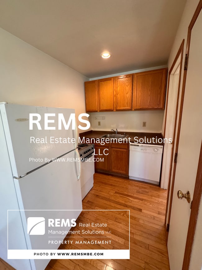 Building Photo - 500 7th St