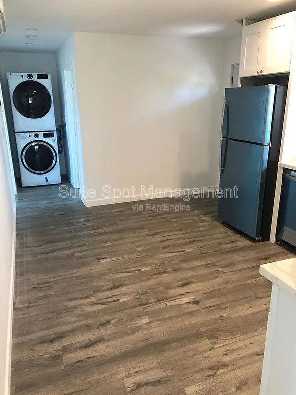 Foto del edificio - 6481 E El Roble St