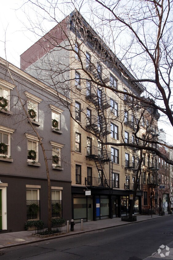 Primary Photo - 10-12 Morton St