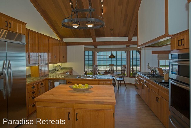 Foto del edificio - 5 br, 3.5 bath House - 4595 Del Mar Avenue