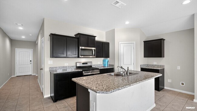 Foto del edificio - 4 Bedroom 2 Bath Single Family Home in Odessa