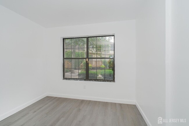 Building Photo - 402 Hidden Village Dr