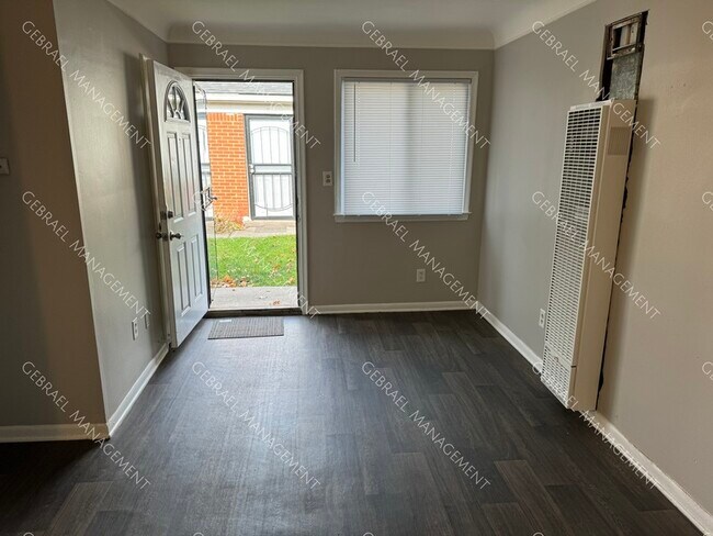 Foto del edificio - 11024 Hayes St