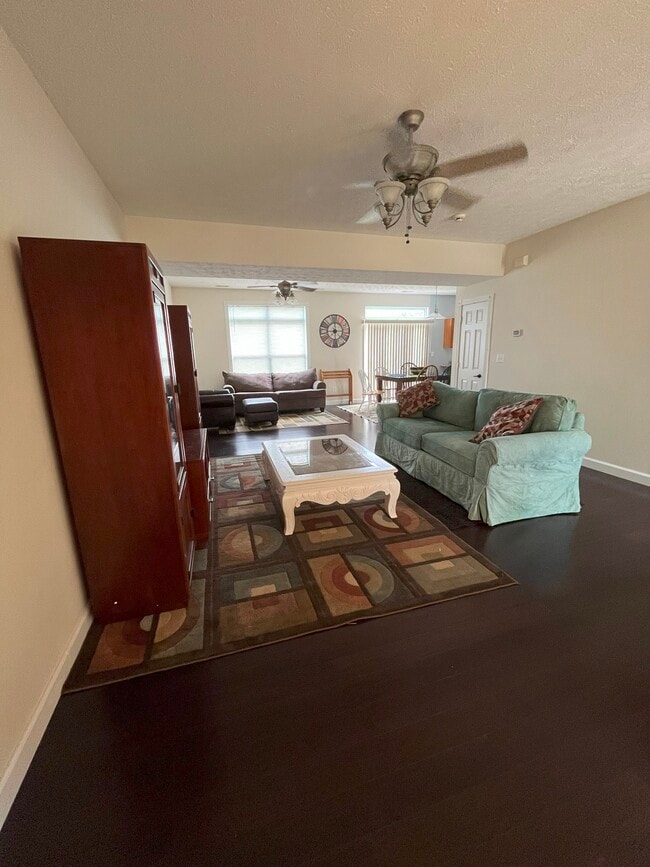 Living room - 2148 Cumulus Ct