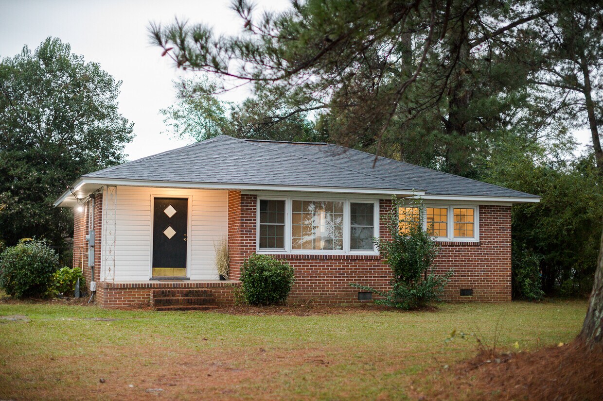 Primary Photo - 150 Central Dr