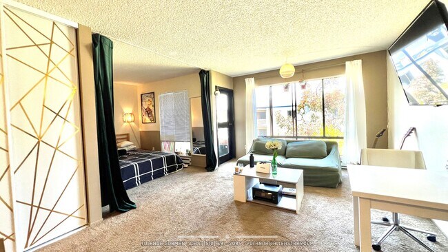 Foto del edificio - Lovely Top Floor Studio at Watergate Community - Partially Furnished