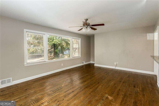 Foto del edificio - 2720 Stonecreek Rd