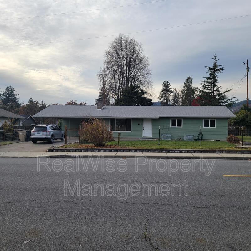 1540 NW Washington Blvd, Grants Pass, OR 97526 House Rental in Grants