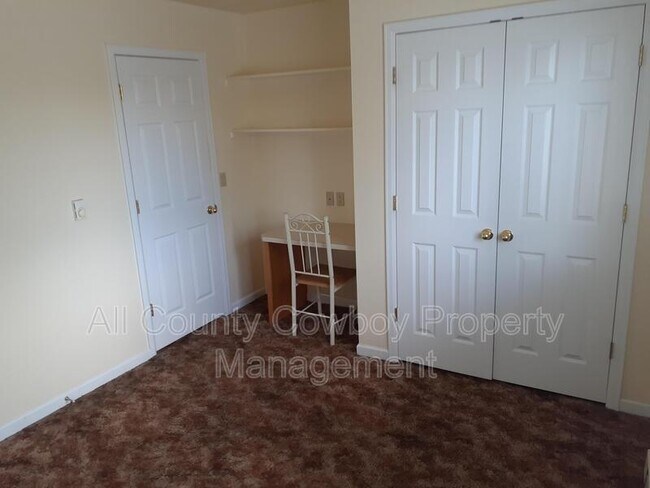 Foto del edificio - 1657 N 5th St