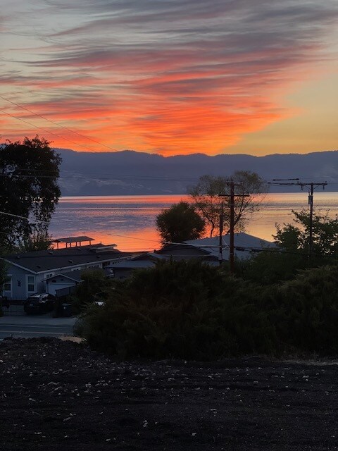 Foto del edificio - 3677 Lakeshore Blvd