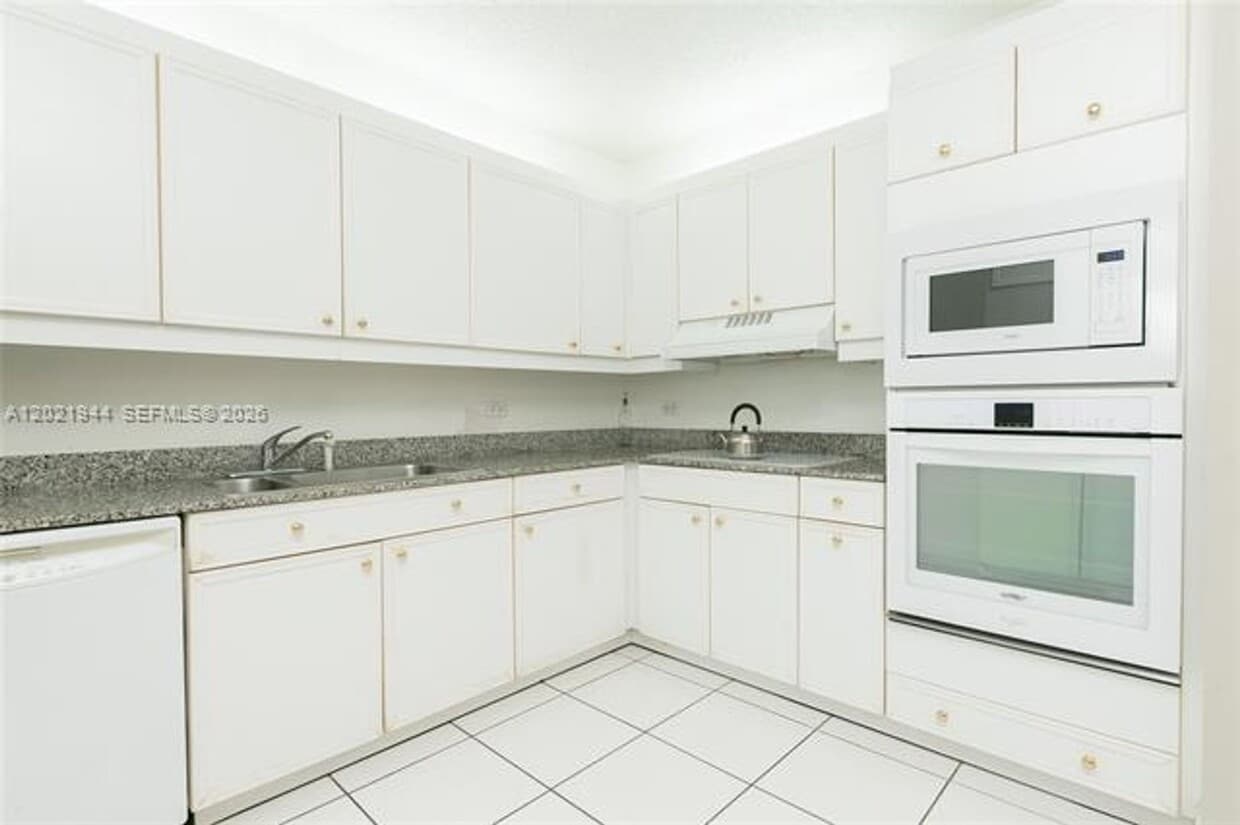 Photo - 8855 Collins Ave cu-6F