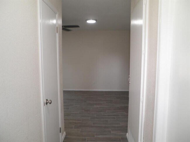 Foto del edificio - 1417 Oakcrest Ave