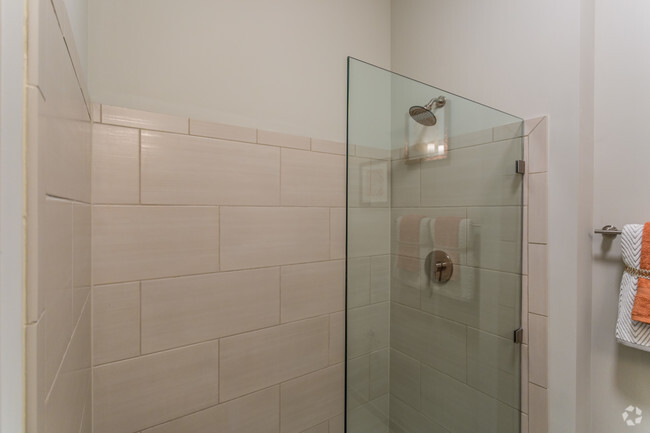 1BR, 1BA - Groove/700 SF - Bathroom - 1818 Church