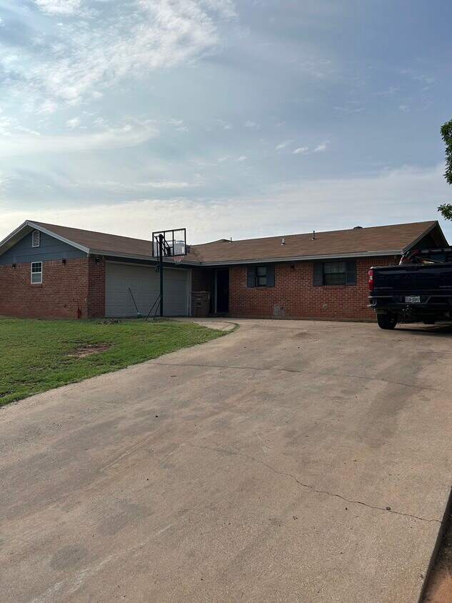 Foto principal - 3550 Old Post Rd