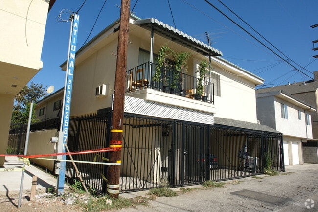 Building Photo - 4444 Vista Del Monte Ave