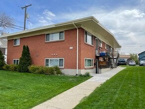 Building Photo - 668 E Ramona Ave