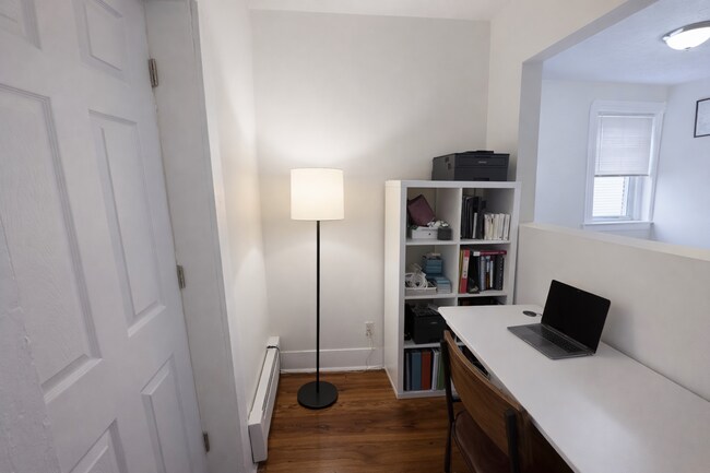 Foto del edificio - 1056 Cambridge St