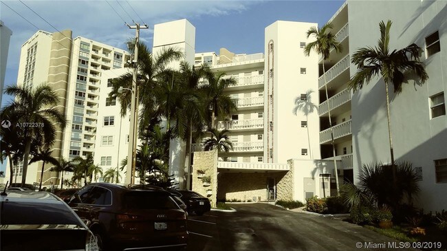 Building Photo - 3199 S Ocean Dr