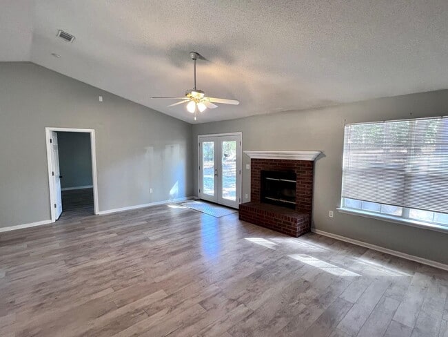 Building Photo - 6311 Thomasville Rd