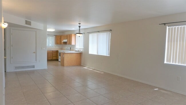 Building Photo - 4410 Buena Loma Way