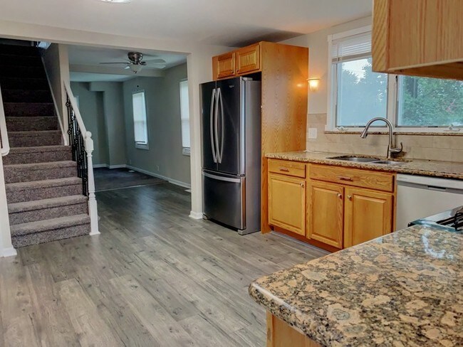 Building Photo - Renovated 1-bed 1-bath home