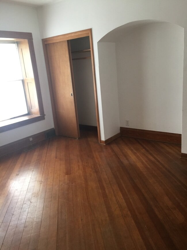 Building Photo - 303 Duplex