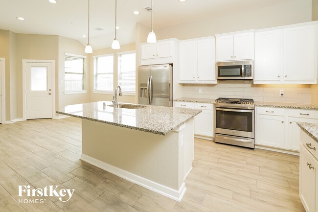 Foto del edificio - 27005 Sofia Forest Dr