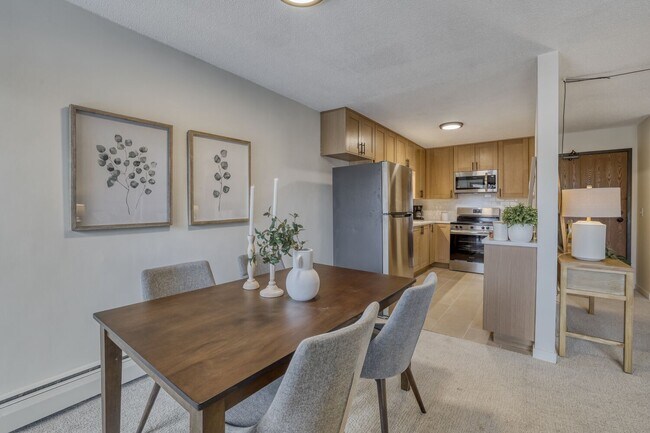 Foto del edificio - 7601 W 101st St