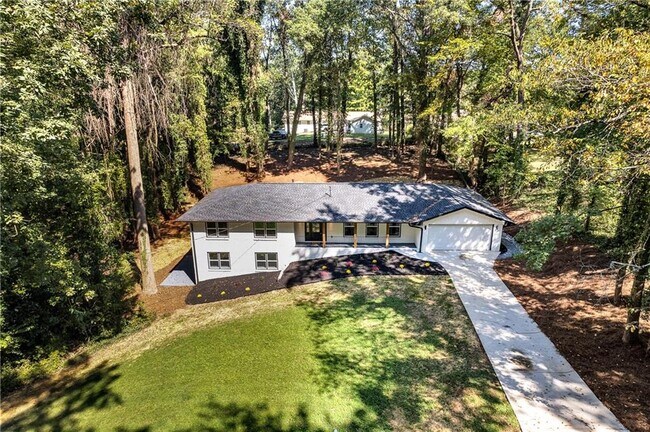 Foto del edificio - 2615 Holly Ln