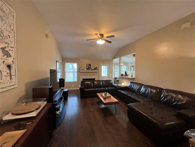 Building Photo - 14515 Fitzgibbon Dr