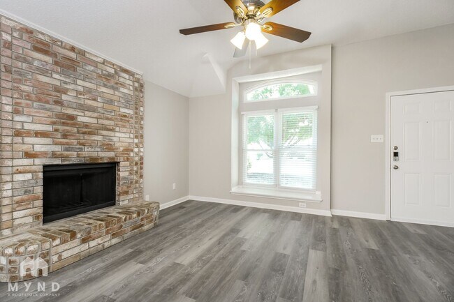 Building Photo - 5211 Livermore Dr