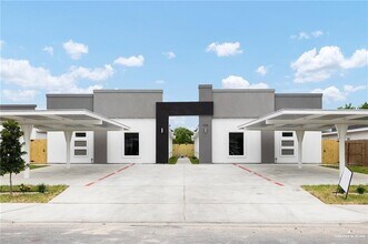Building Photo - 20 Acacia St