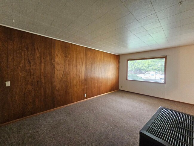 Building Photo - House with Large Yard and Storage